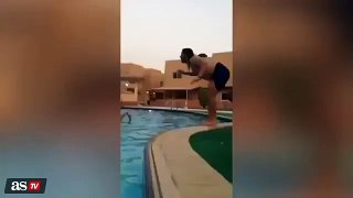 René Higuita recreates his scorpion kick
