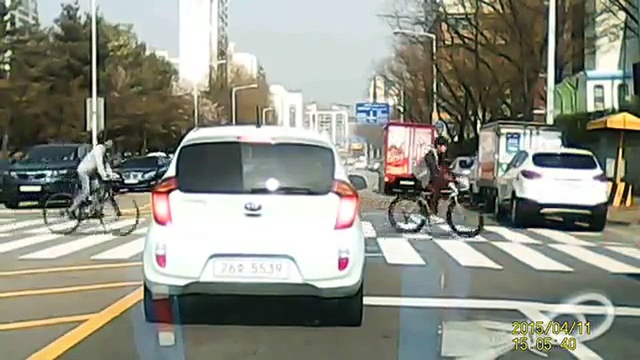 김여사님, 너무 자연스럽게 좌회전 하는거 아닙니까