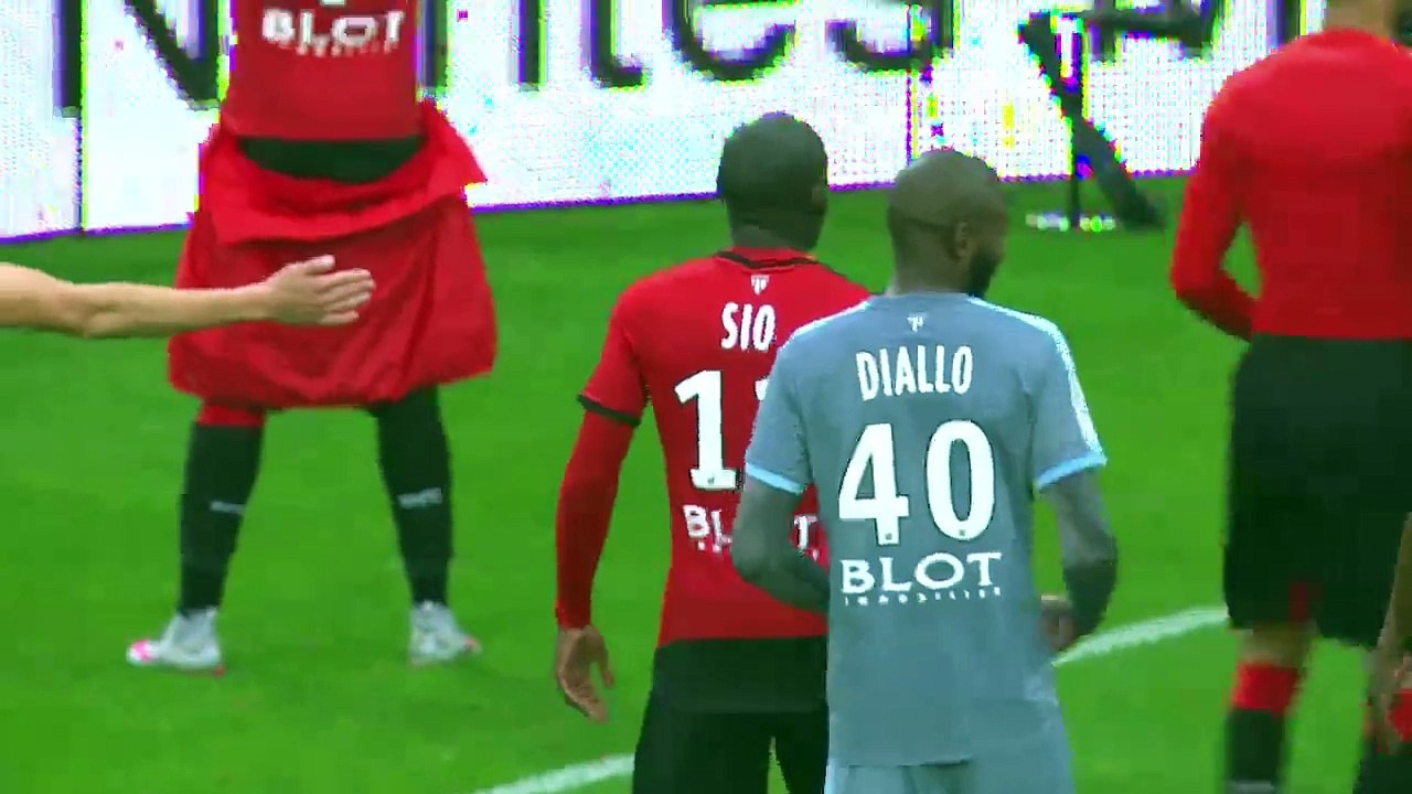 J5. FCN/SRFC : Clapping