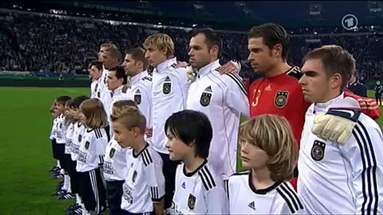 Abschieds Video für Robert Enke vor dem Länderspiel Deutschland-Elfenbeinküste