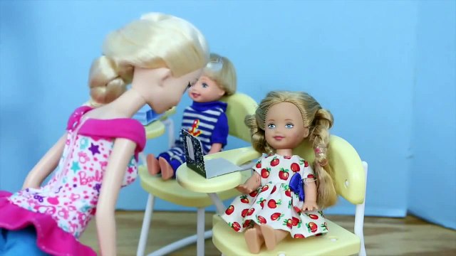 Disney Frozen Kids School Prank Barbie Elsa Spiderman Anna DisneyCarToys Felicia & Krista