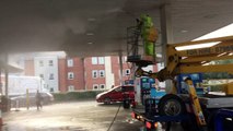 High-pressure steam cleaning jet washing petrol station