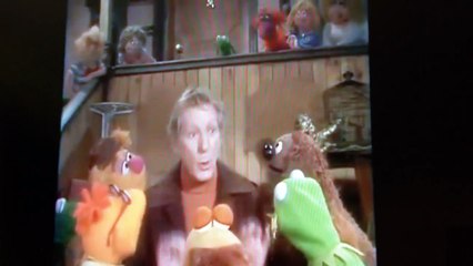 The Muppets and Danny Kaye Sing "Inchworm"