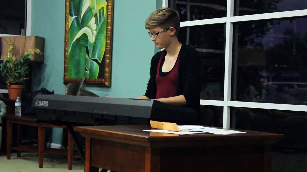 Cherilyn playing Minuet in F - W.A. Mozart