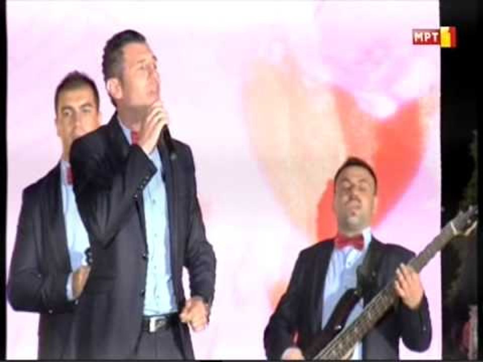 grupa Milenium - Biljana da mi ja cuvate (LESHOCHKI FOLK FEST 2015)