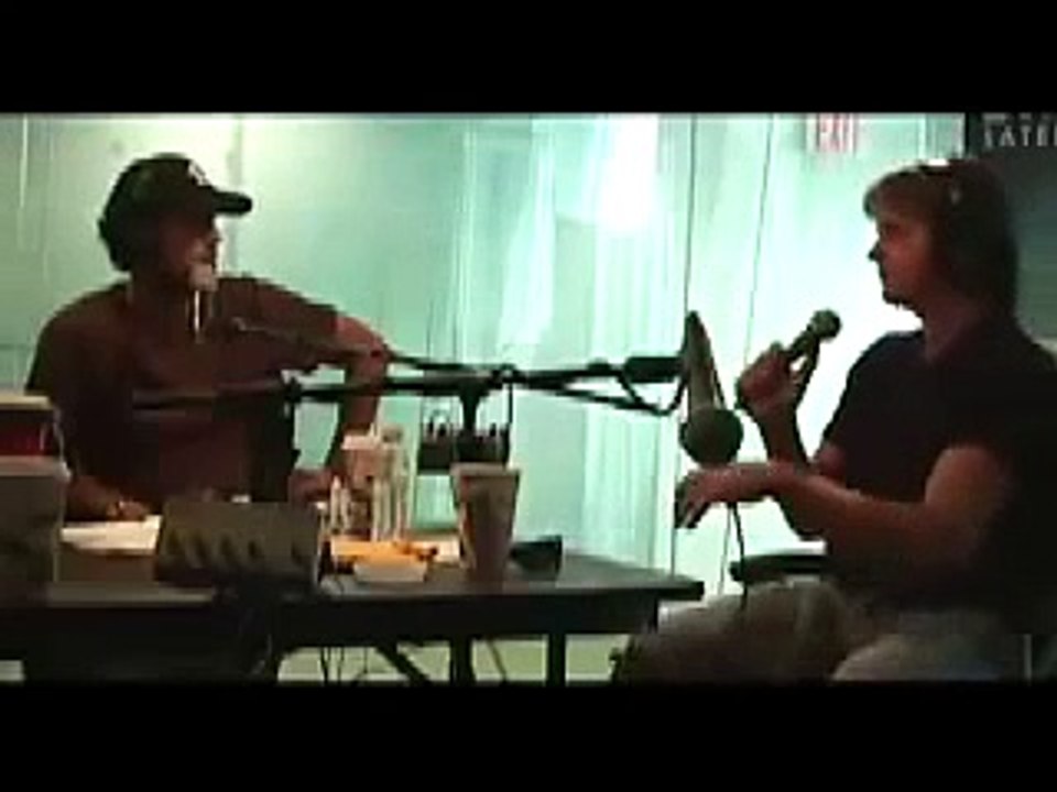 Breuer Gets Laser Eye Surgery