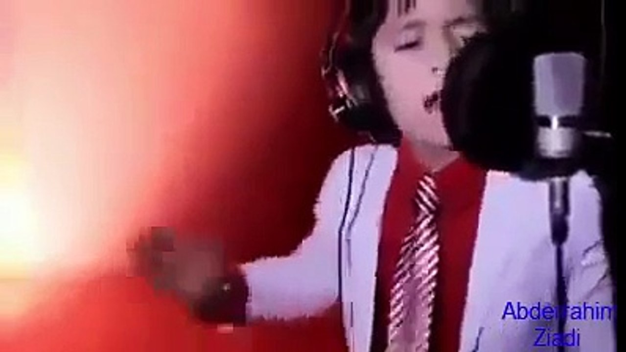 موهبة طفل صيني يغني أغنية "أنتي باغية واحد" لسعد مجرد بروعة
