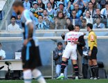 Com golaço de Pato, São Paulo vence o Grêmio fora de casa