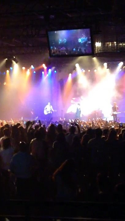 The vamps oh Cecilia  (breaking my heart)