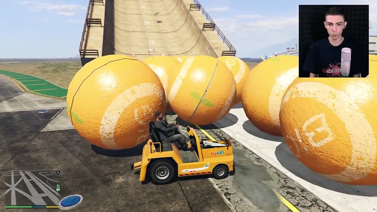 GTA 5 - SUPER RAMPE & PALLE GIGANTI! [w/Facecam] - GTA 5 Funny Moments | xDegsta