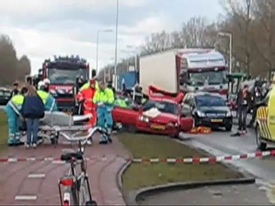AUTO ONGELUK MATLINGEWEG