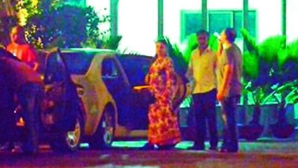 Rani Mukherjee Shows Off Her BABY BUMP