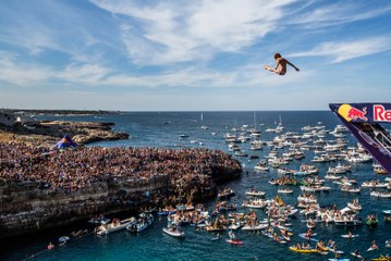 Red Bull Cliff Diving World Series 2015 – Action Clip –  Polignano a Mare, Italy