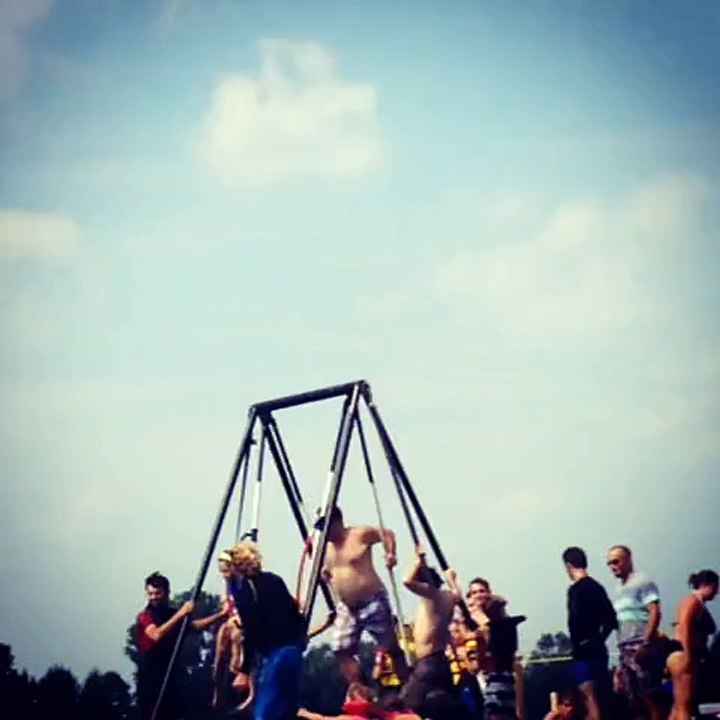 dans les airs et plouf dans l'eau