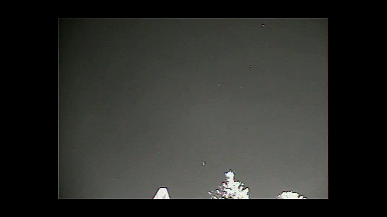 TRIANGLE UFO  Goes  Through Maneuvers