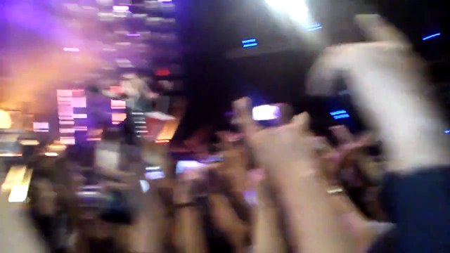 Motley Crüe- Girls, Girls, Girls/Wild Side LIVE