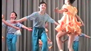 Дети танцуют Матросский Танец / Children dance Sailor's Dance
