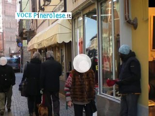 vescovo Debernardi accoglie in casa immigrati. vocepinerolese.it