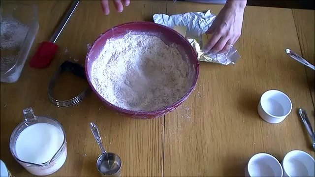 Irish Soda Bread (BROWN BREAD)