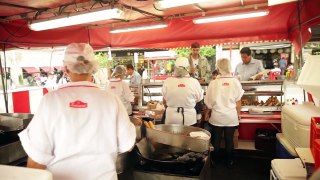 Crítico passa o dia todo só na comida de rua