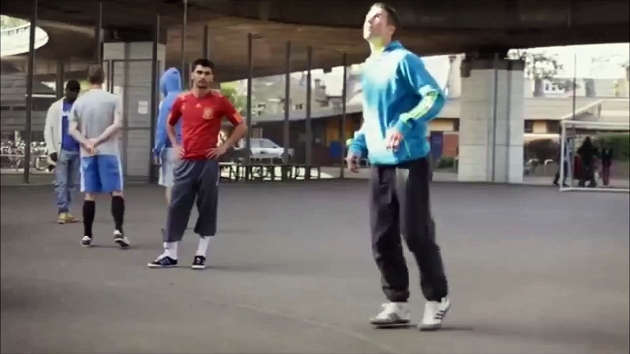 Robin Van Persie Love Song part1