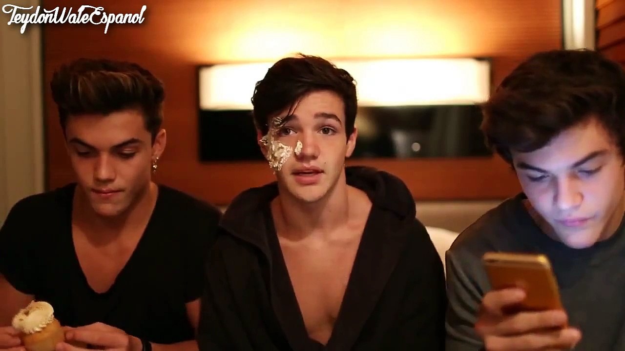 Messy spelling Bee with the Twins Subtitulado en Español [Aaron Carpenter][Dolan Twins]