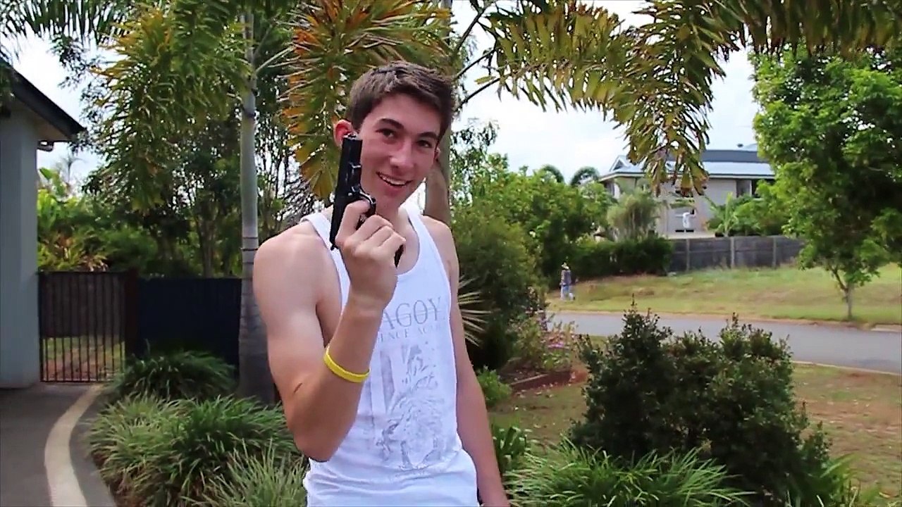 Flo Rida Let It Roll Music Video Extras