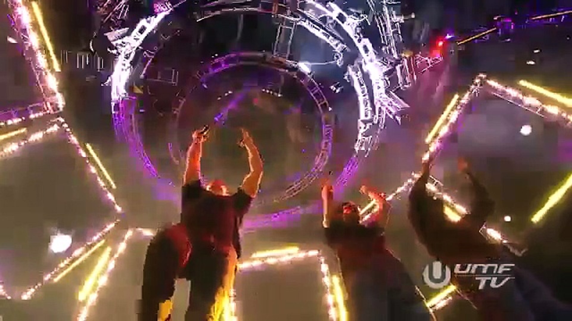 Skrillex and Diplo Perform Where Are U Now Live with Justin Bieber at the  Grammys - By The Wavs