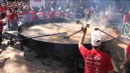 Uruguay prepara el guiso de lentejas más grande del mundo