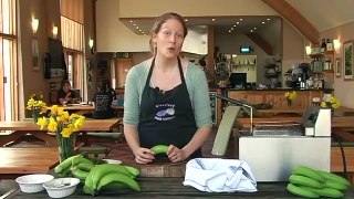 How to cook green bananas