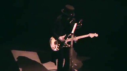 Mick Mars "Mötley Crüe" Guitar Solo - Wells Fargo Center - 8/14/15