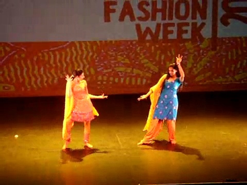 indian dance-swansea uni malaysian night 08