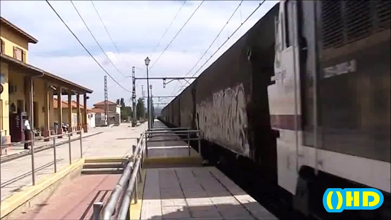 Adif/Renfe- 251+SIDERURGICO y 252+Arco Intercity por la estacion de Almansa
