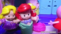 DISNEY PRINCESS RAP BATTLE Little Mermaid vs  Snow White PEPPA PIG BELLE CINDERELLA AURORA RAPUNZEL
