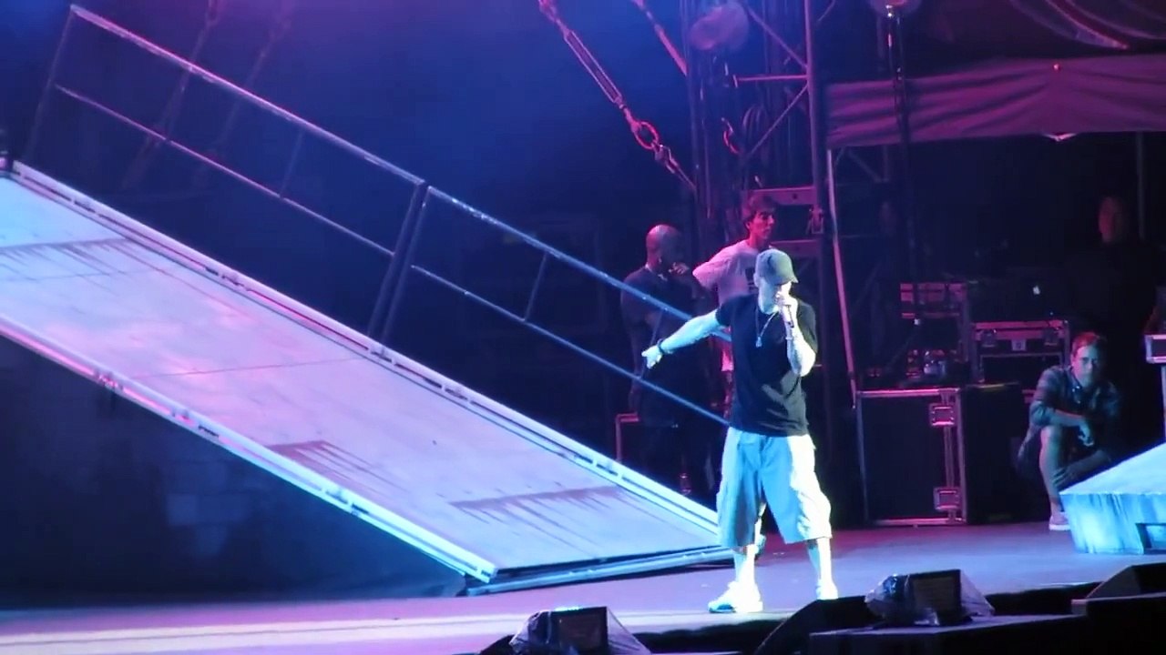 Eminem "Not Afraid" - Live @ Stade de France, Paris - 22/08/2013 [HD]