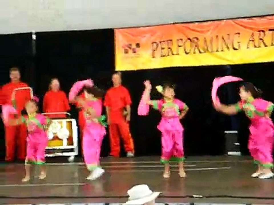 Chinese Children Dance - Water Sleeves