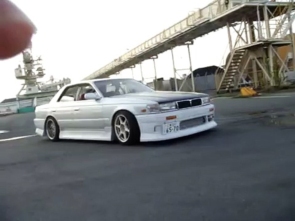 Laurel C33 exhaust sound