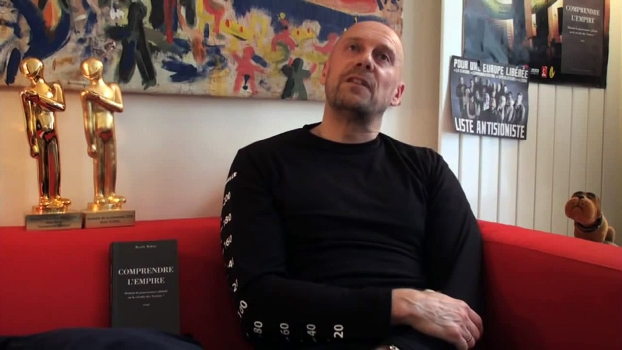 Alain Soral - Con du mois Tariq Ramadan (2012)