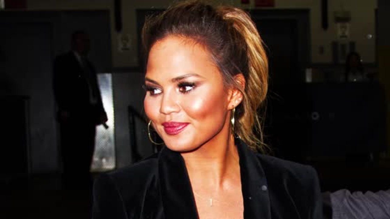 Chrissy Teigen´s Regel für Treue in der Ehe: Keine heißen Kindermädchen