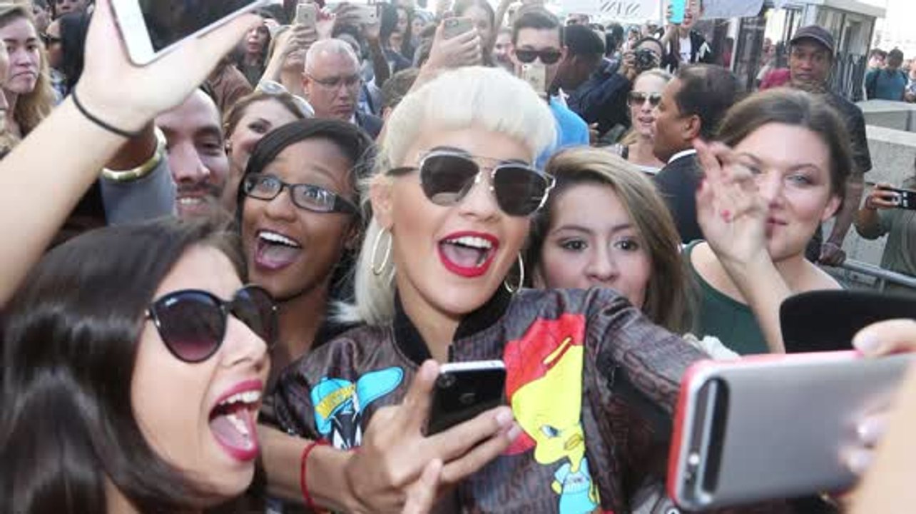 Rita Ora und weitere Stars bei Jeremy Scott´s Laufsteg Show