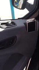 Compartiment anti-smartphone dans un Ford Transit