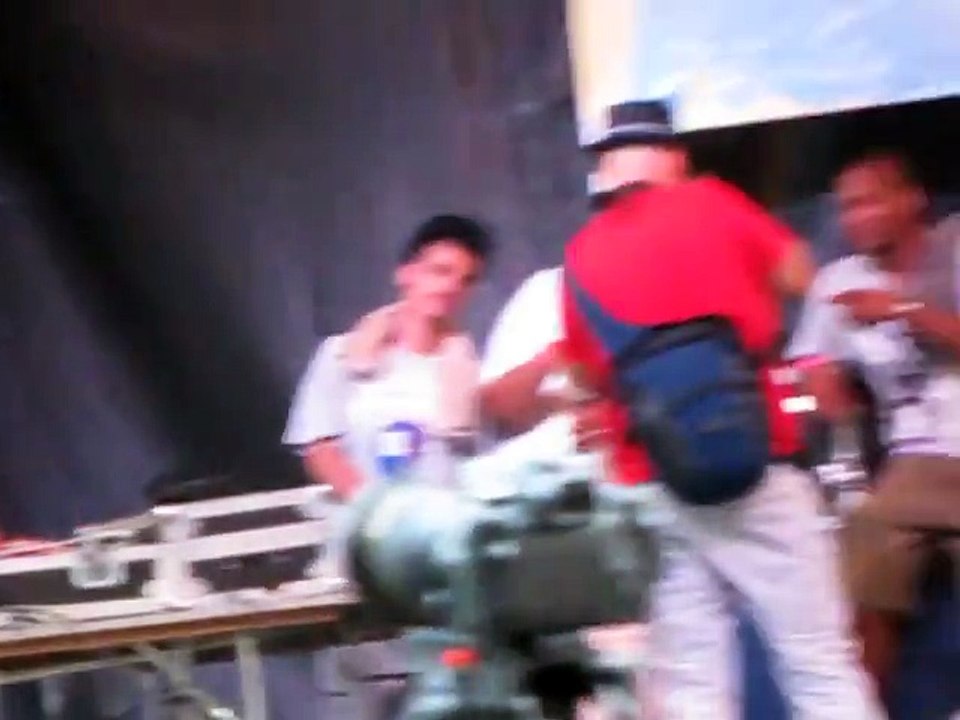 Lincoln Park Music Festival 2011 Hip Hop - Rahzel vs. DJ JS-1 (pt. 1)...