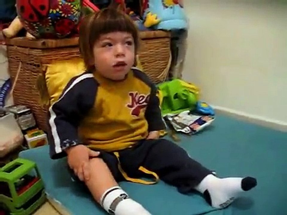 danielush - Watching  Baby MacDonald - 1.7 month