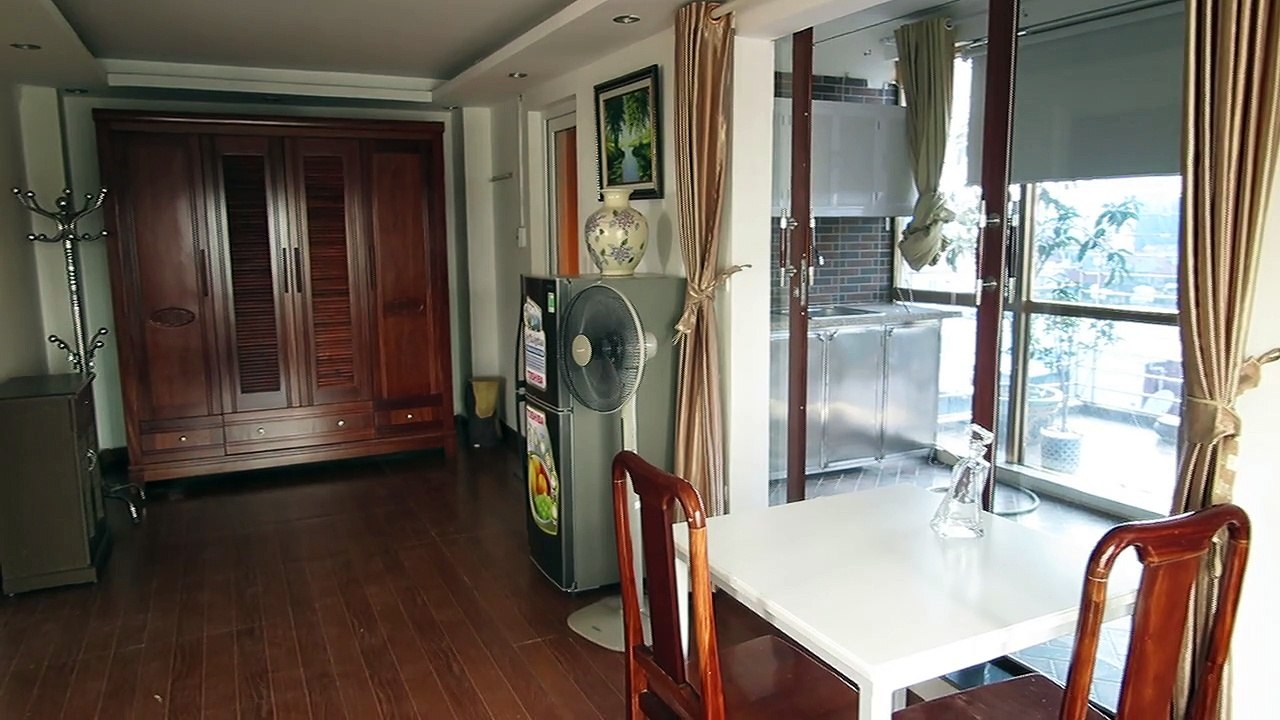 Bright serviced apartment with balcony, furnished in Ba Dinh, Hanoi