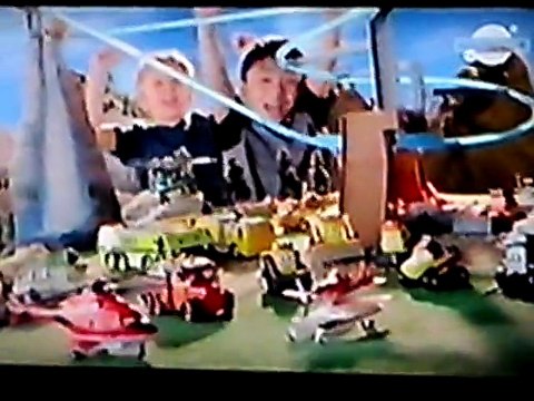 Minimini+ - blok reklamowy, zapowiedzi oraz ident przed Ciekawskim George (25.12.2013)