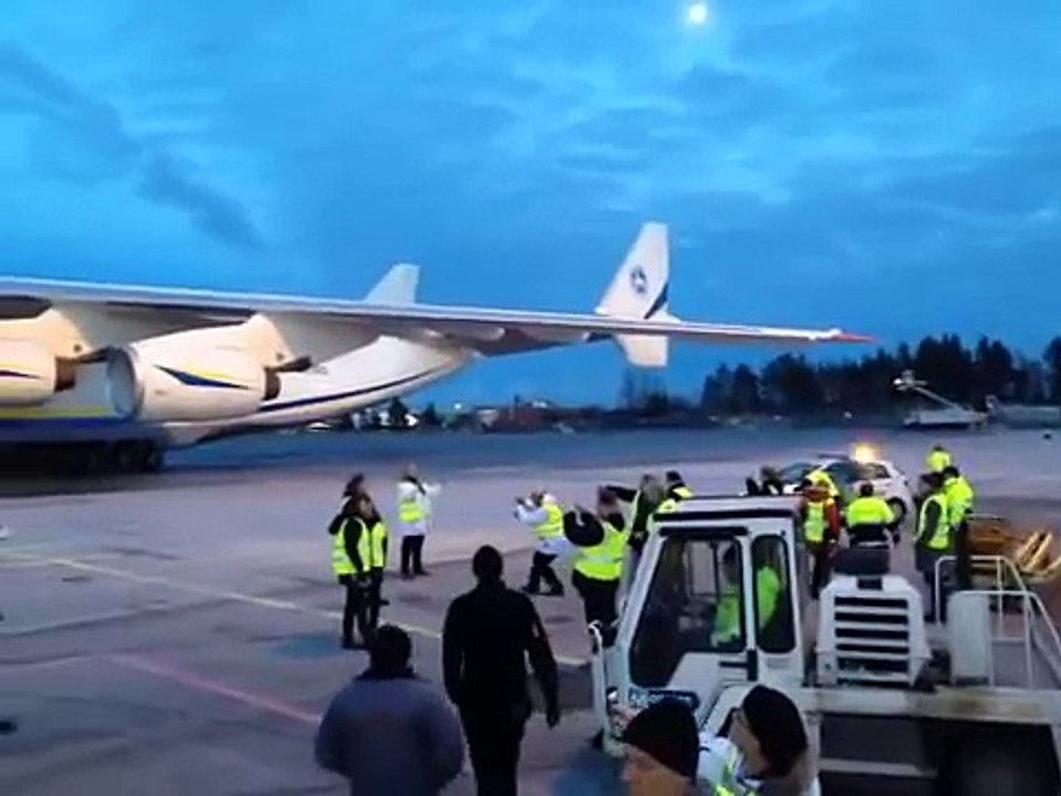 Close up på An-225 Världens största flygplan på Stockholm Arlanda Airport