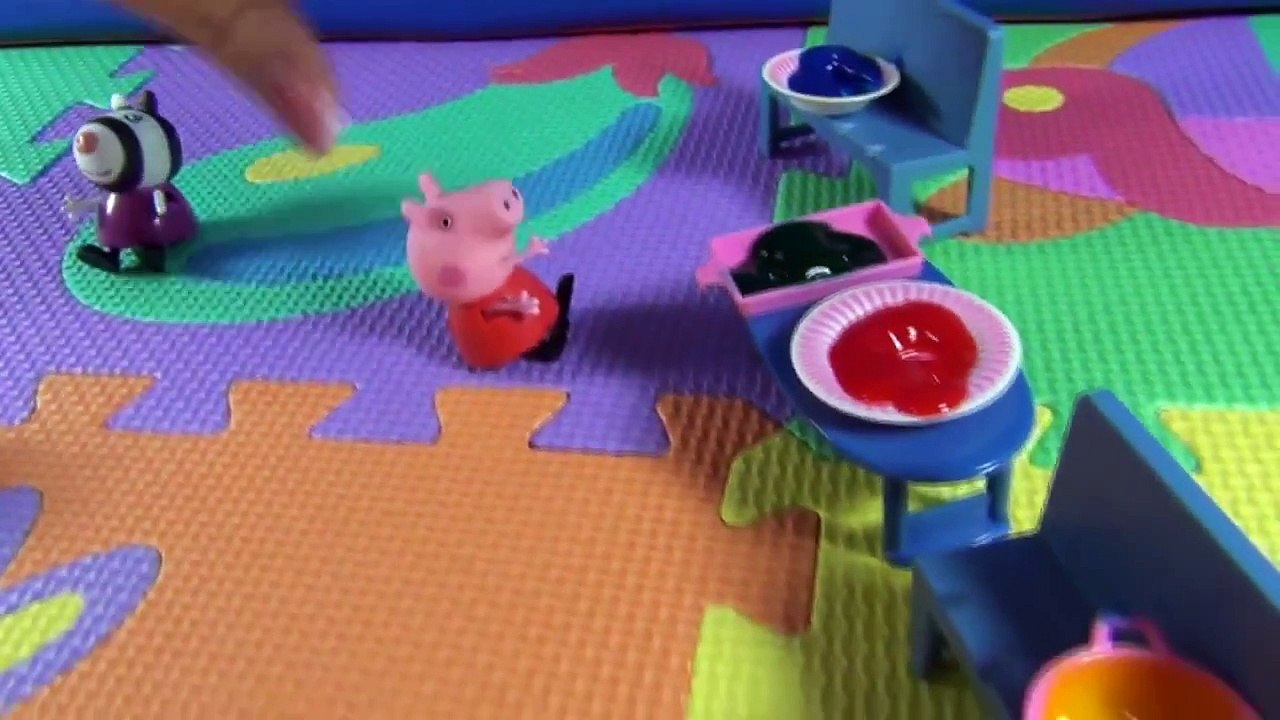 Peppa Pig en français. Peppa Cochone peind. Peppa avec ses amis ont la compétition