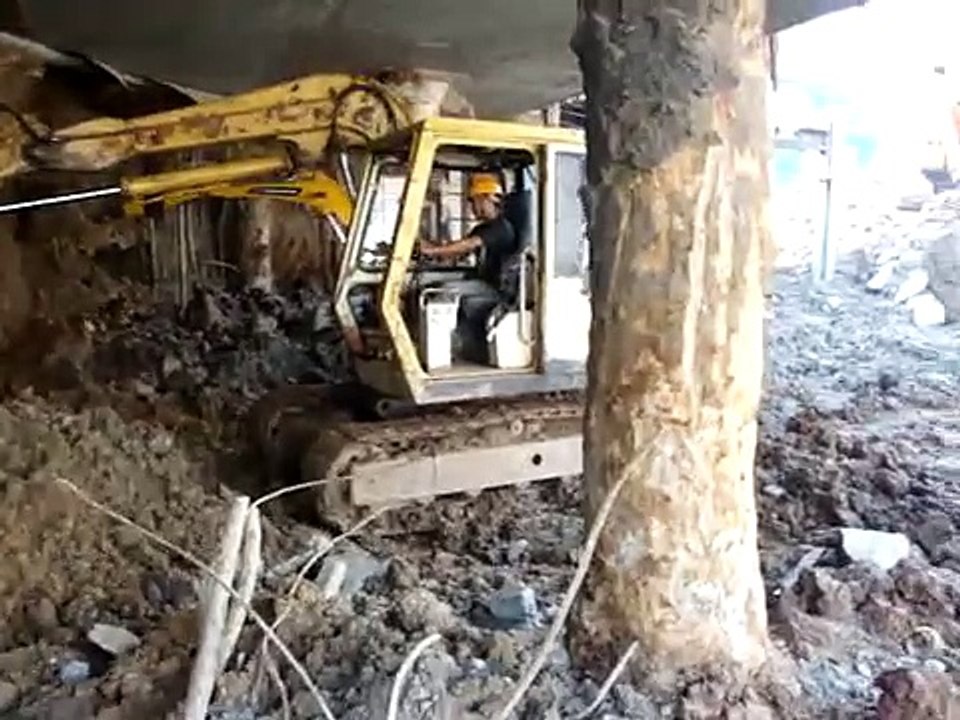 ĐÀO TẦNG HẦM BIỆN PHÁP 2 HẦM TOPDOW AN PHU PLAZA TP HO CHI MINH