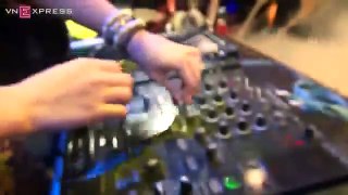 DJ Tít chơi nhạc trong vũ trường lớn nhất Việt Nam