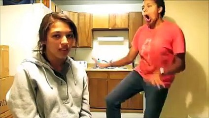 Son véritable talent est de réussir à chanter en restant sérieuse malgré tout